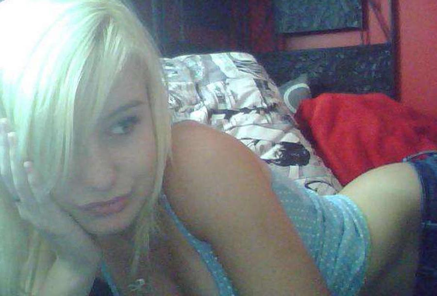 16P Nice collection of hot Alexi's selfpics