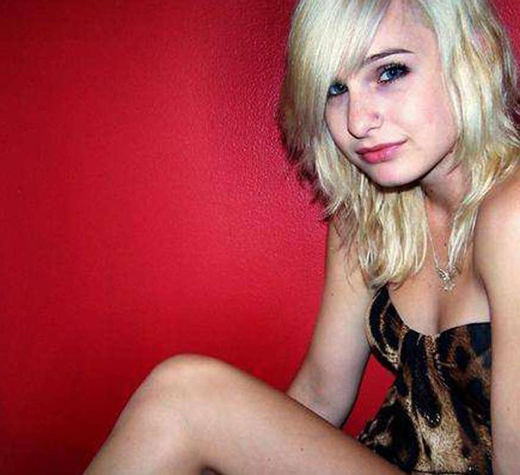 16P Nice collection of hot Alexi's selfpics