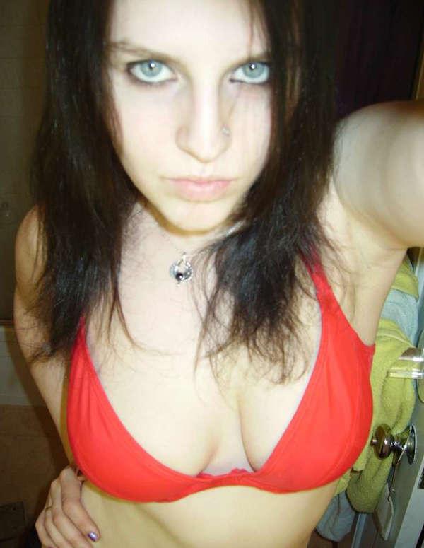 16P Sizzling collection of Jessica's hot amateur selfpics