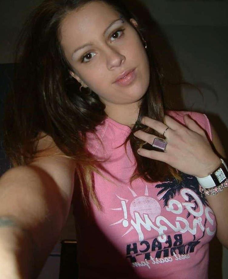 15P Pictures of a nice GF showing off her tits and cunt