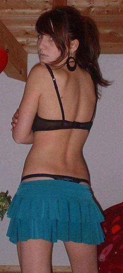 15P Photos of Samara getting kinky on cam