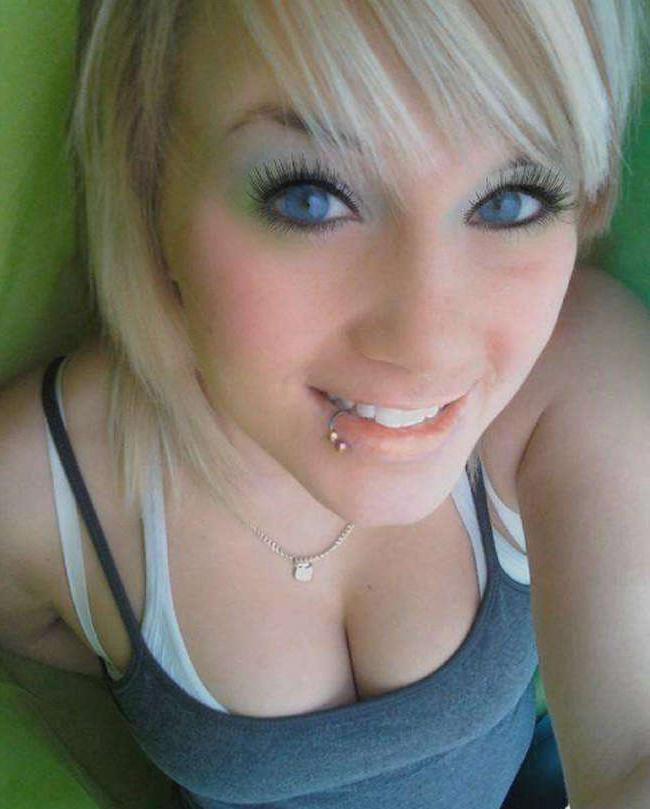 16P Nice picture set of hottie girlfriends