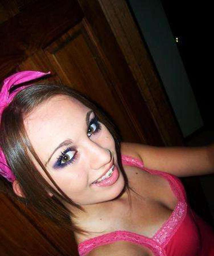16P Nice picture set of hottie girlfriends