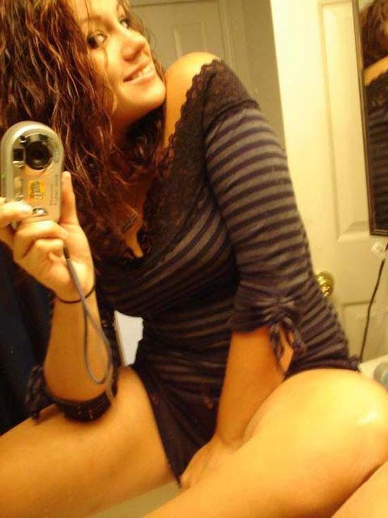 16P Pictures of a lovely girlfriend self-shooting