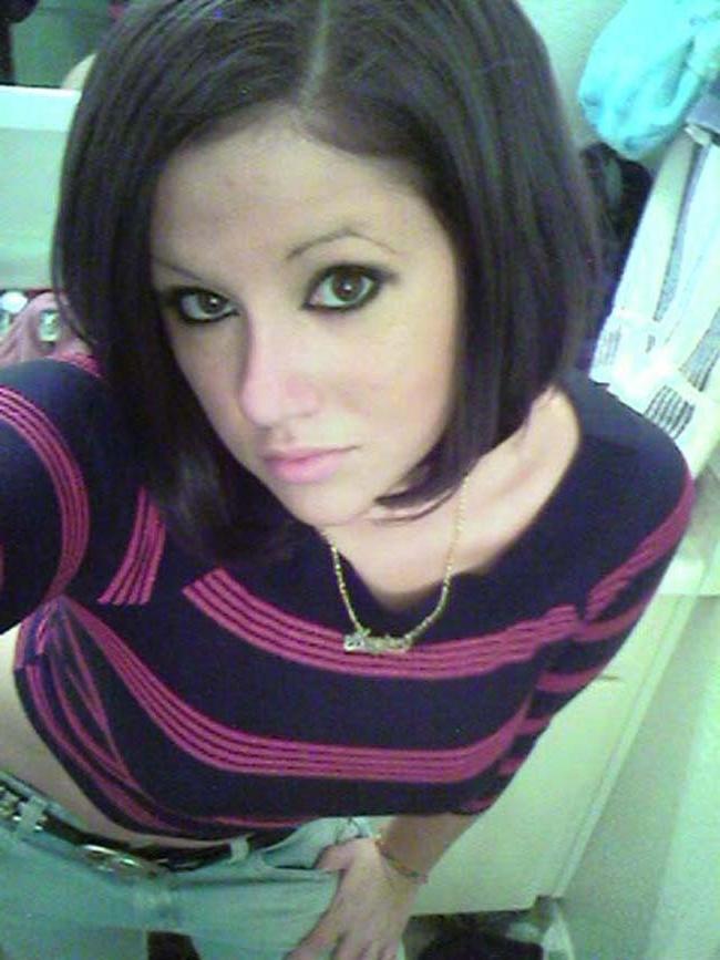 16P Pictures of a lovely girlfriend self-shooting
