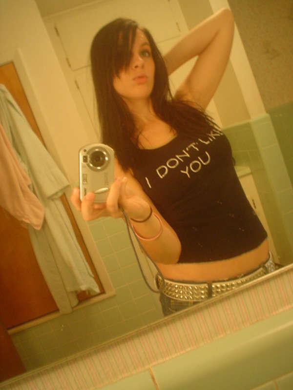 16P Photo compilation of a hot vain babe