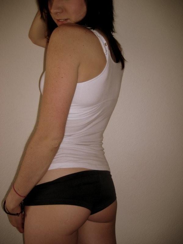 16P Pictures of a vain chick displaying her perky tits