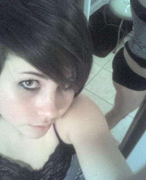 16P Pictures of a cute chick camwhoring