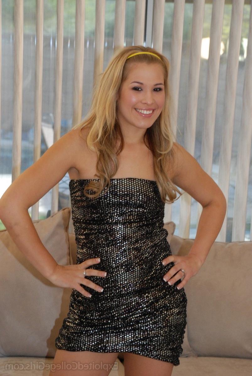 16P Cute amateur college girl nude