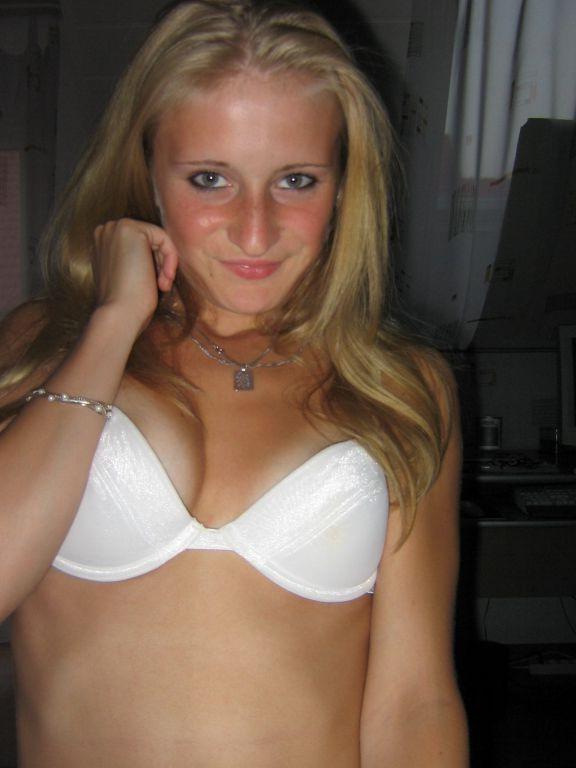 16P Collection of a hot blonde girlfriend's pictures