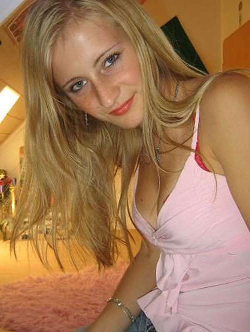 16P Collection of a hot blonde girlfriend's pictures