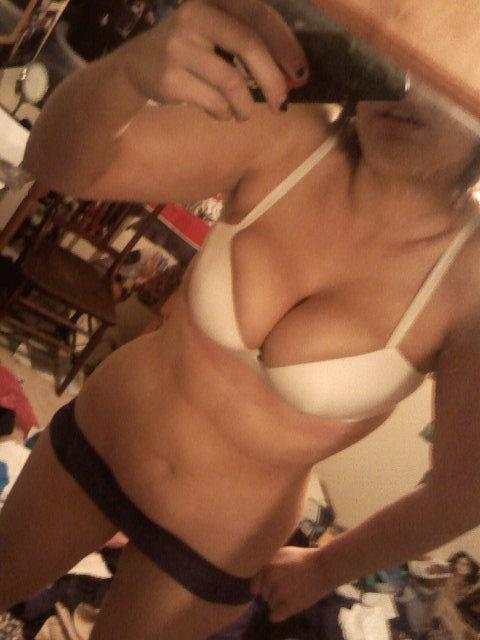 16P Pictures of different camwhoring amateur babes