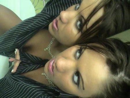 15P Sexy amateur chick with nice boobs selfpics