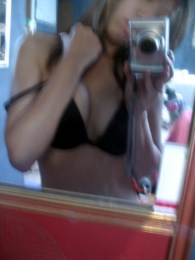 18P Wild chicks self-shoots in their bedrooms