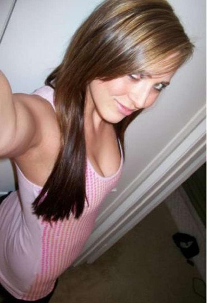 16P Hot and lovely ladies camwhoring