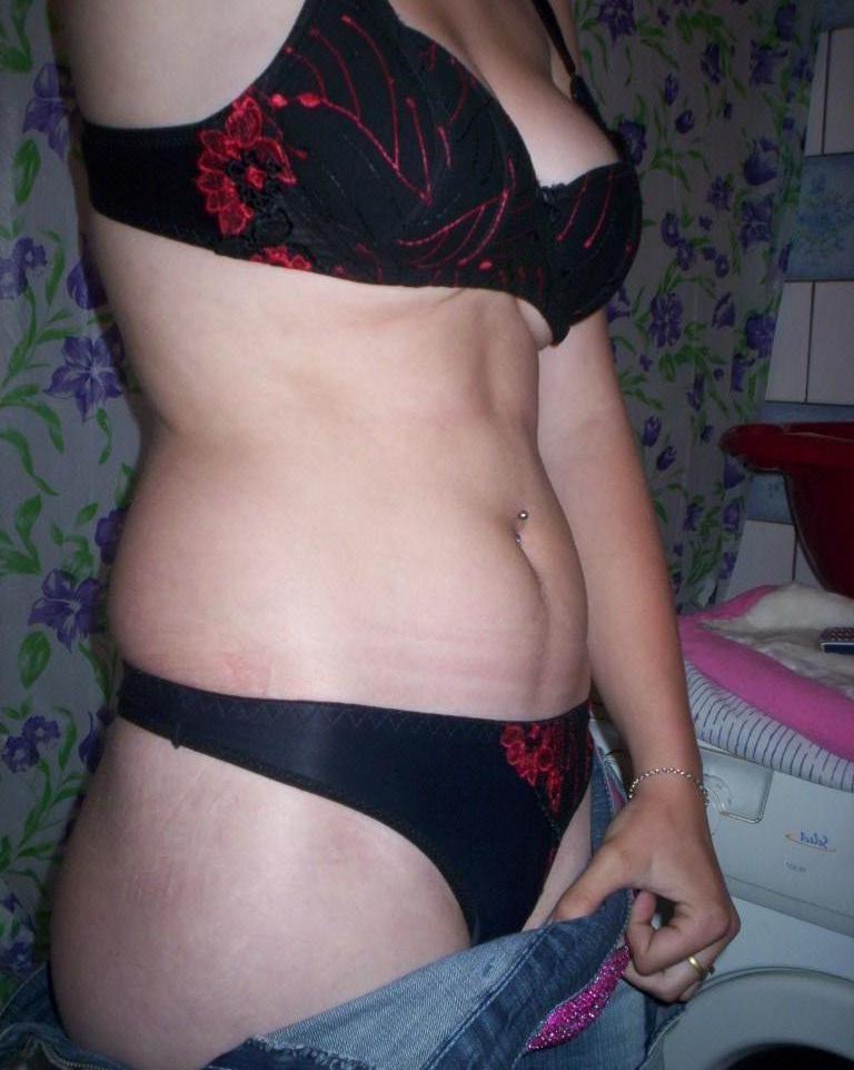 18P Selfshooting smooth pussy blonde