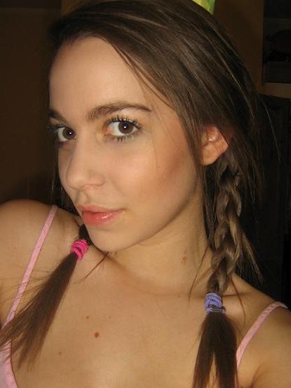 16P Brunette GFs selfpics