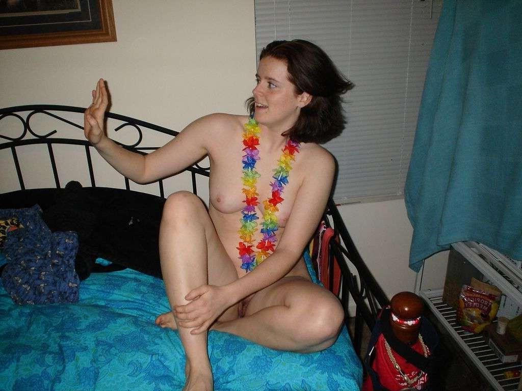 15P All natural nerdy amateurs naked