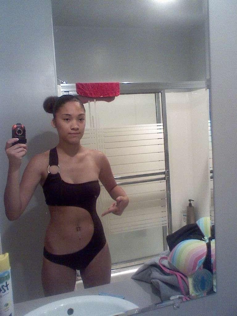 18P Various bikini babes