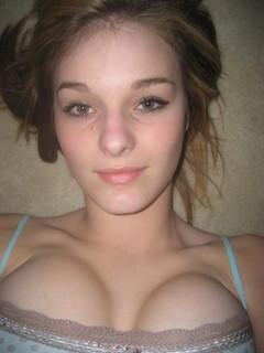 16P Blonde and brunette selfshooters