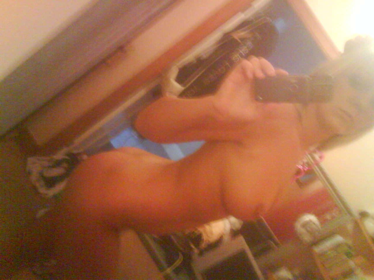 15P Selfshooting blonde with nice tits