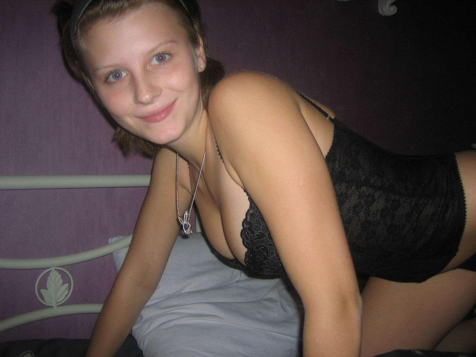 18P Naked redheaded amateurs posing
