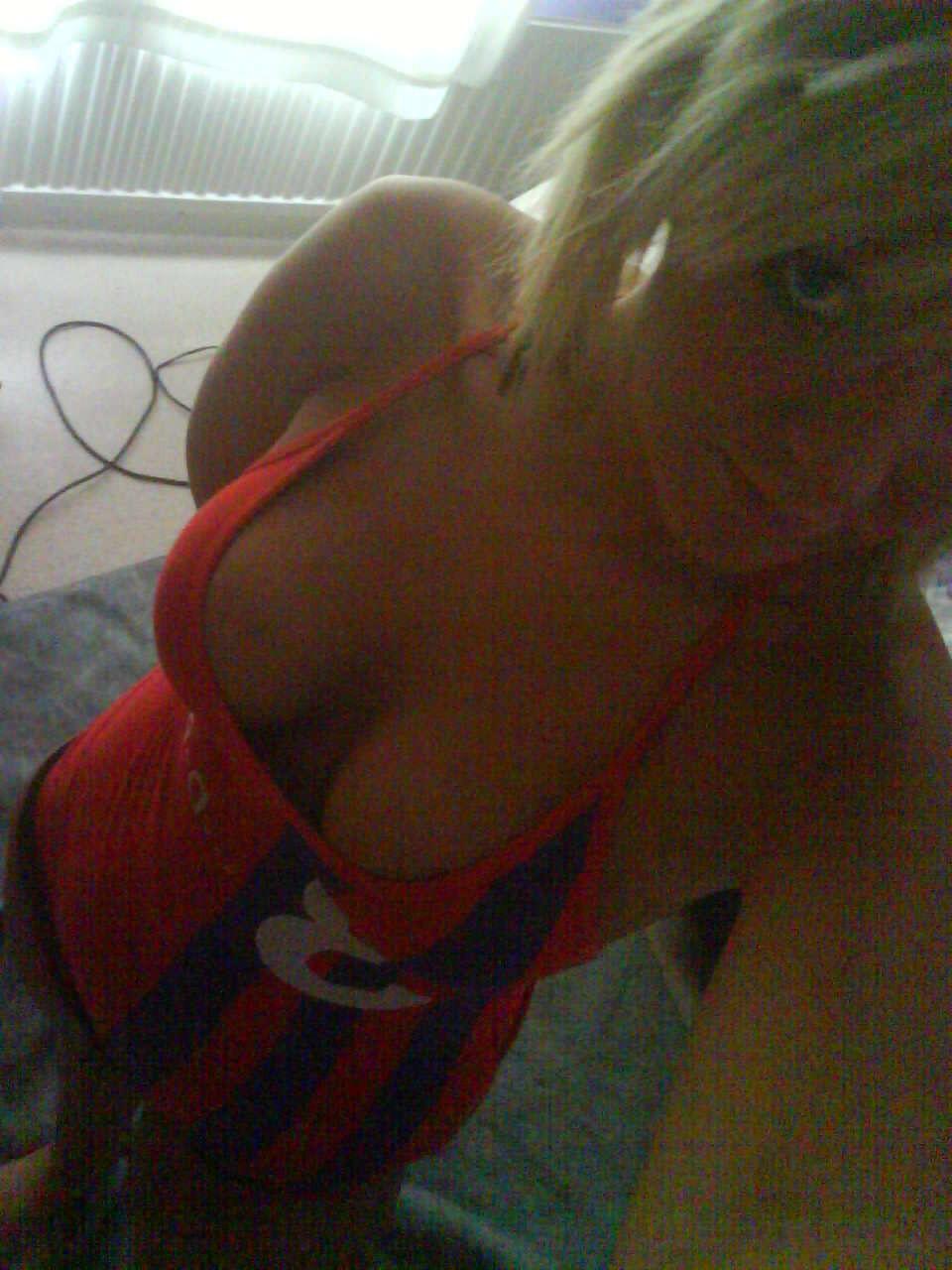 15P Selfshooting blonde with nice tits part 2