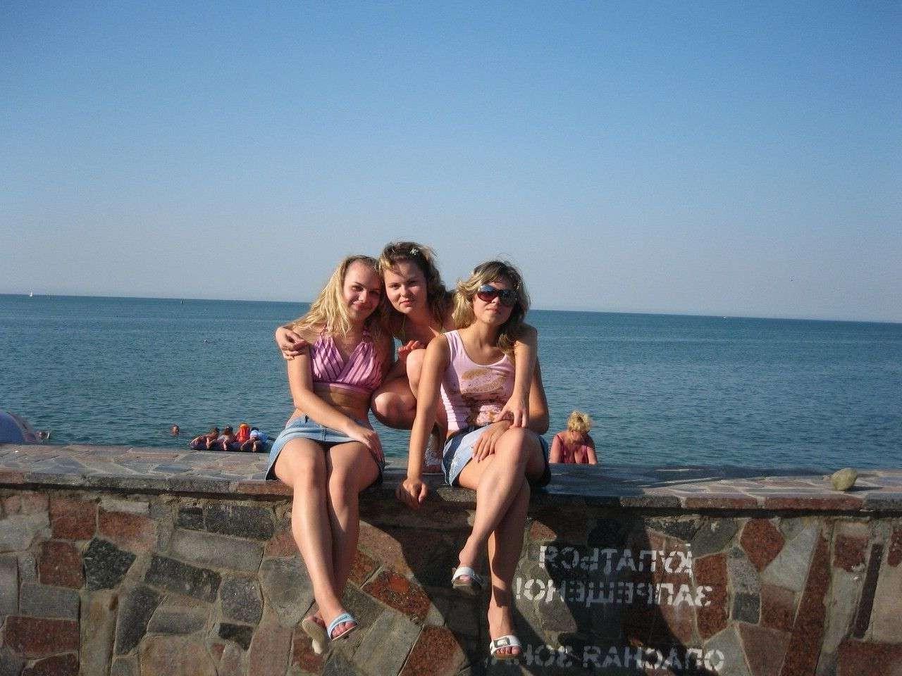 15P A bunch of hot girls