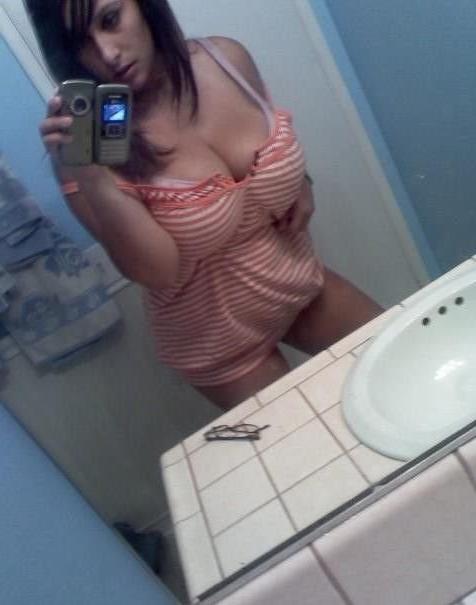 16P Selfshooting hotties