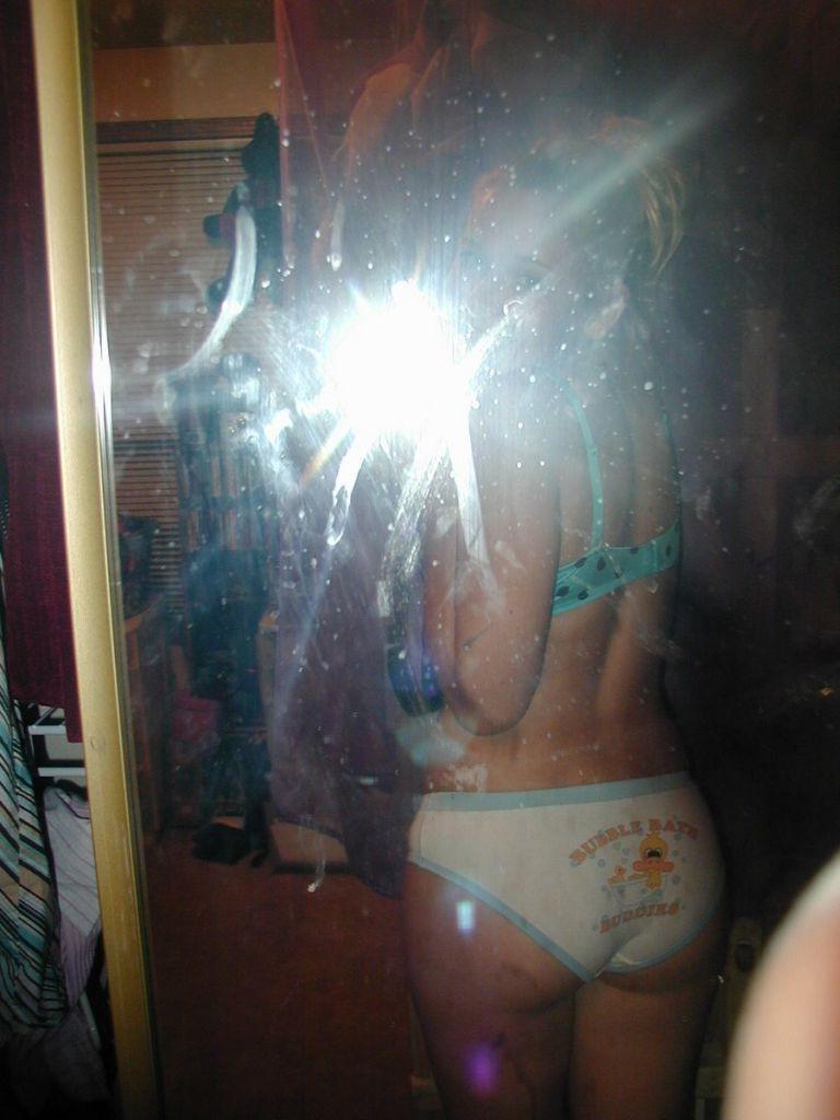 15P More selfshooting honeys