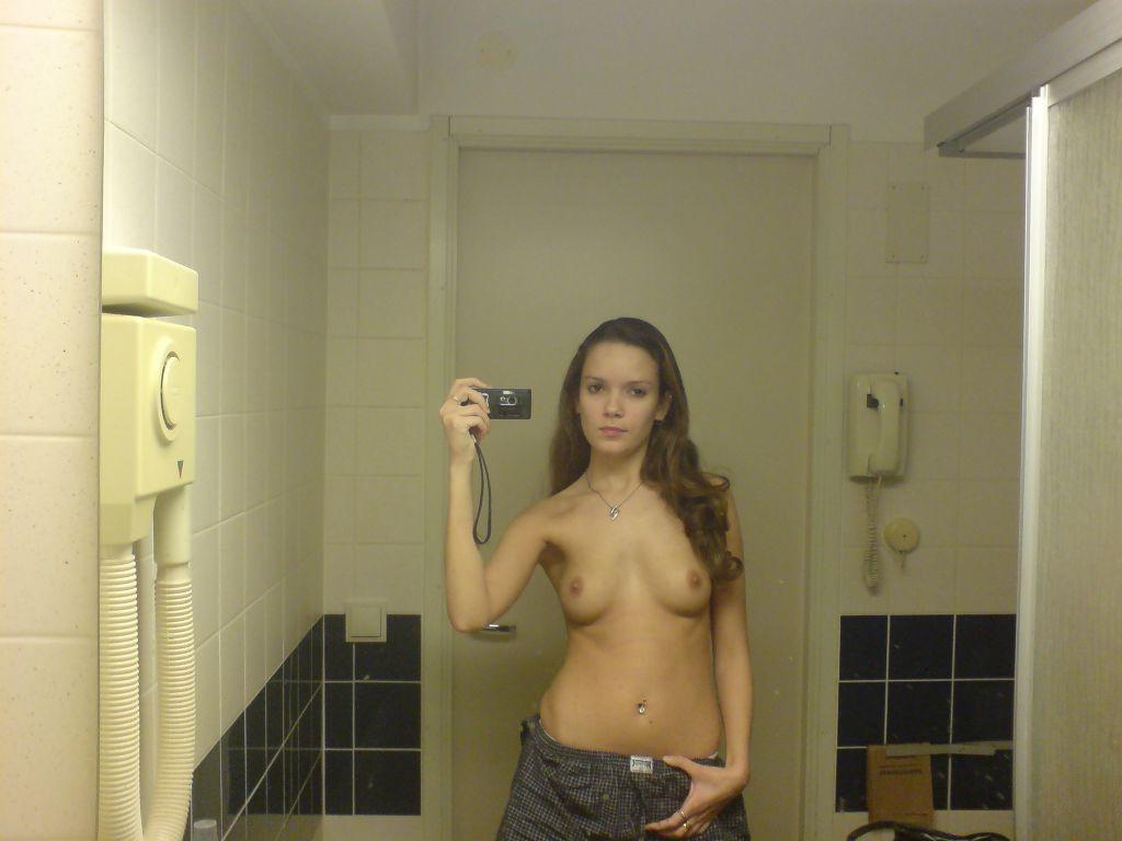 15P More selfshooting honeys
