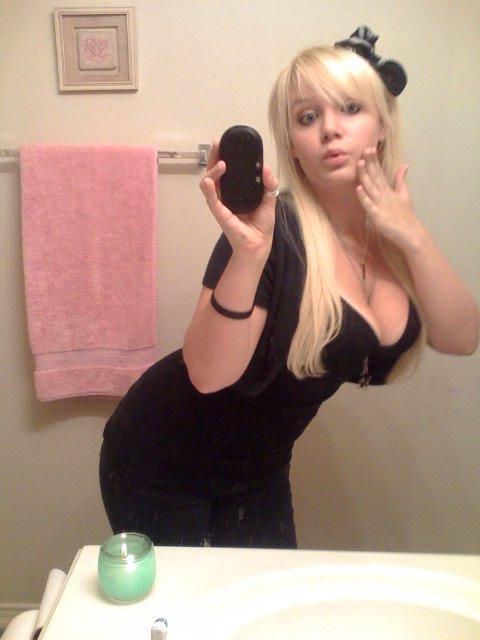 15P More selfshooting honeys