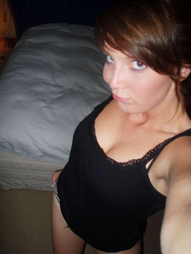 18P Beautiful babes naked in Photobucket pics