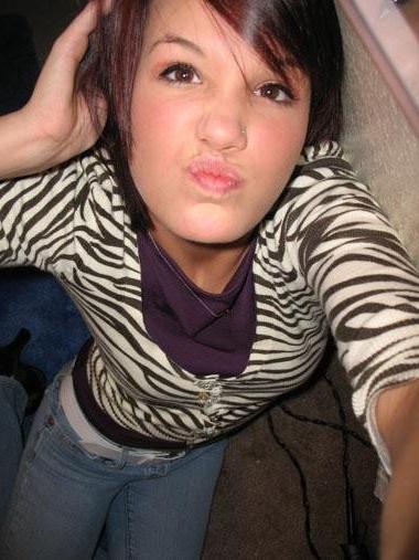 16P Spanish teen selfshooting