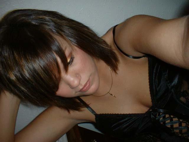 16P Spanish teen selfshooting