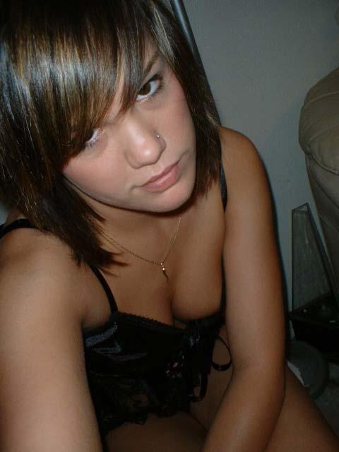 16P Spanish teen selfshooting