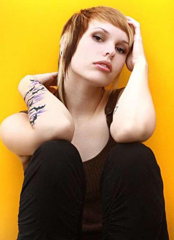 18P Various emo babes sucking and posing