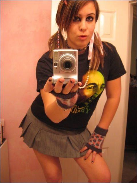 18P Various emo babes sucking and posing