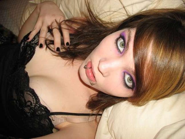 18P Various emo babes sucking and posing