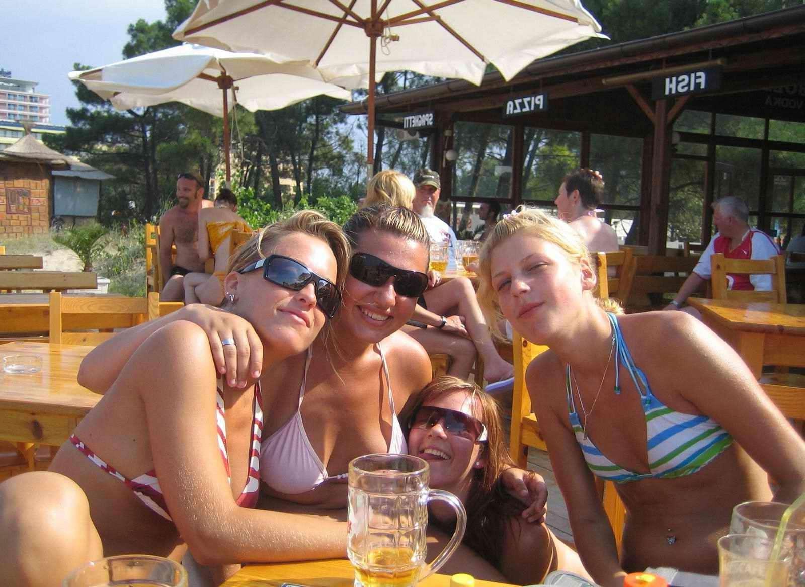 18P Babes in sexy beach shots
