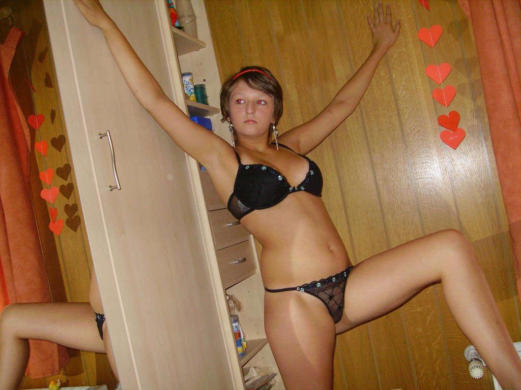15P Beatrice posing naked