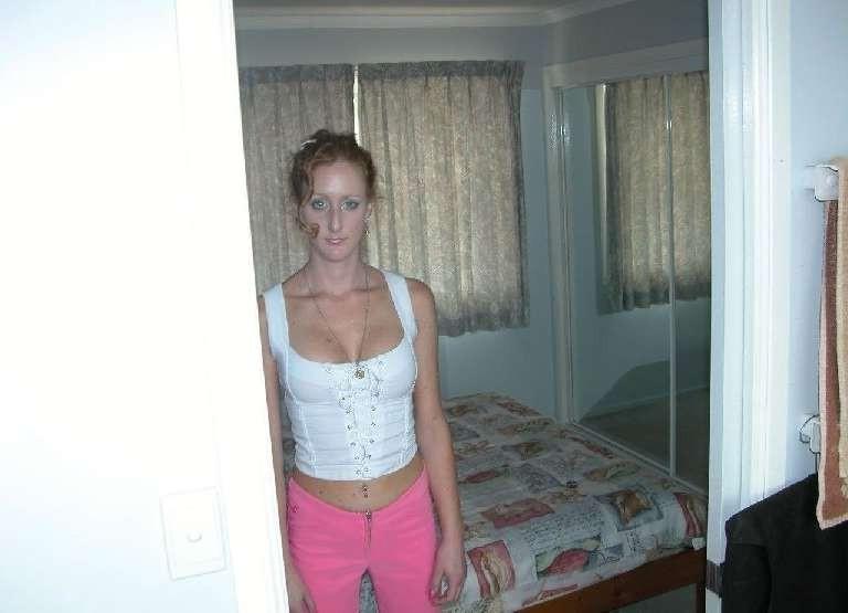 18P Sexy GF shows off her delicious slit
