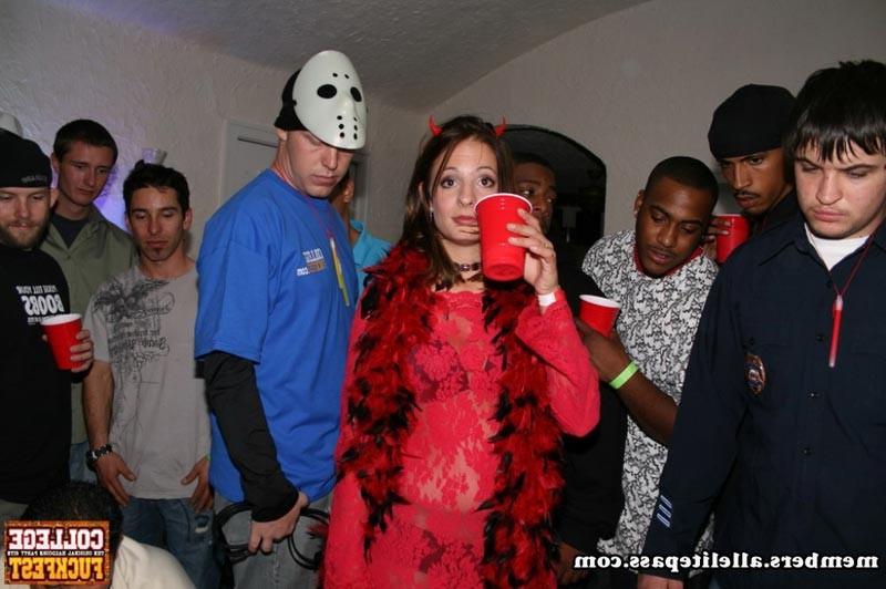 16P Wild horny drunk chicks fucking at hardcore sex party