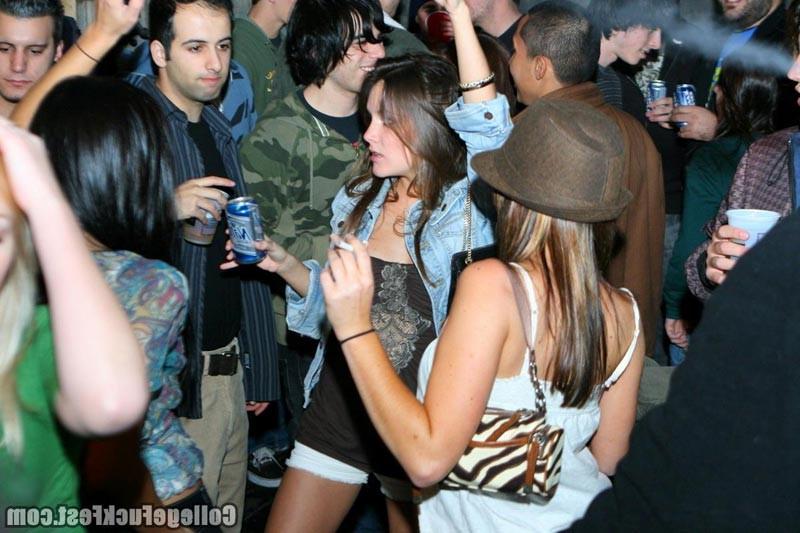 16P Drunk college blonde slut fucking in public at party