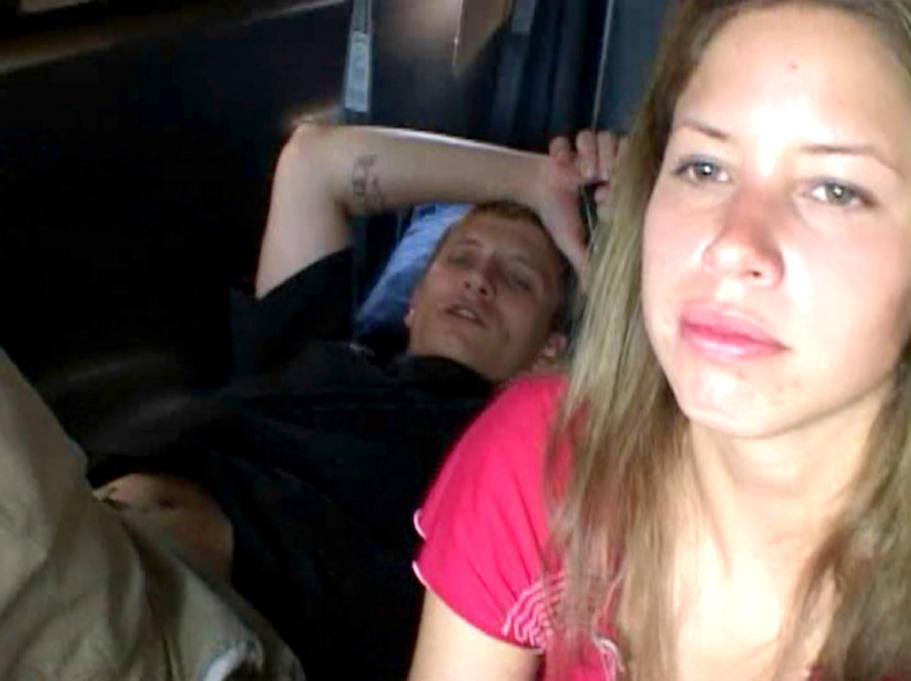 15P Young whore gets a thick creamy facial
