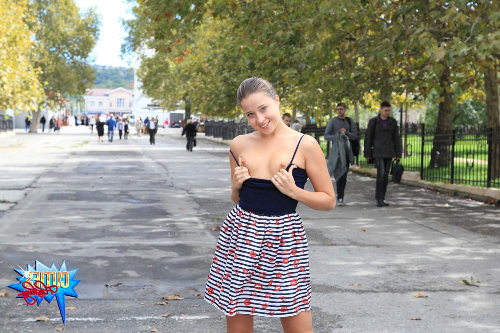 16P This hottie never puts undies on when on a walk
