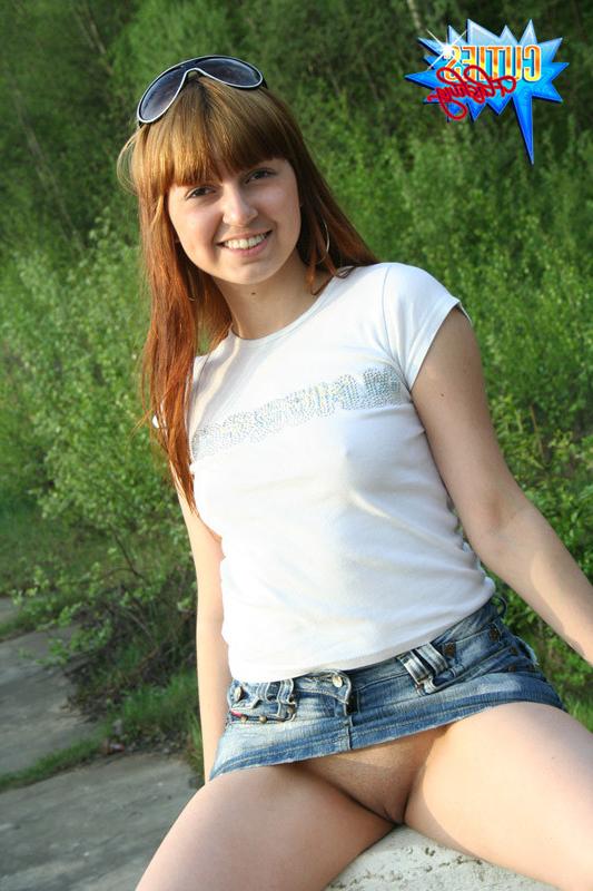 16P Teen beauty hits railway crossing and strips there