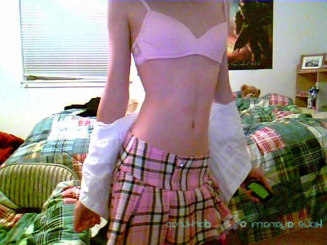 16P Amateur asian dickgirl in bedroom teasing