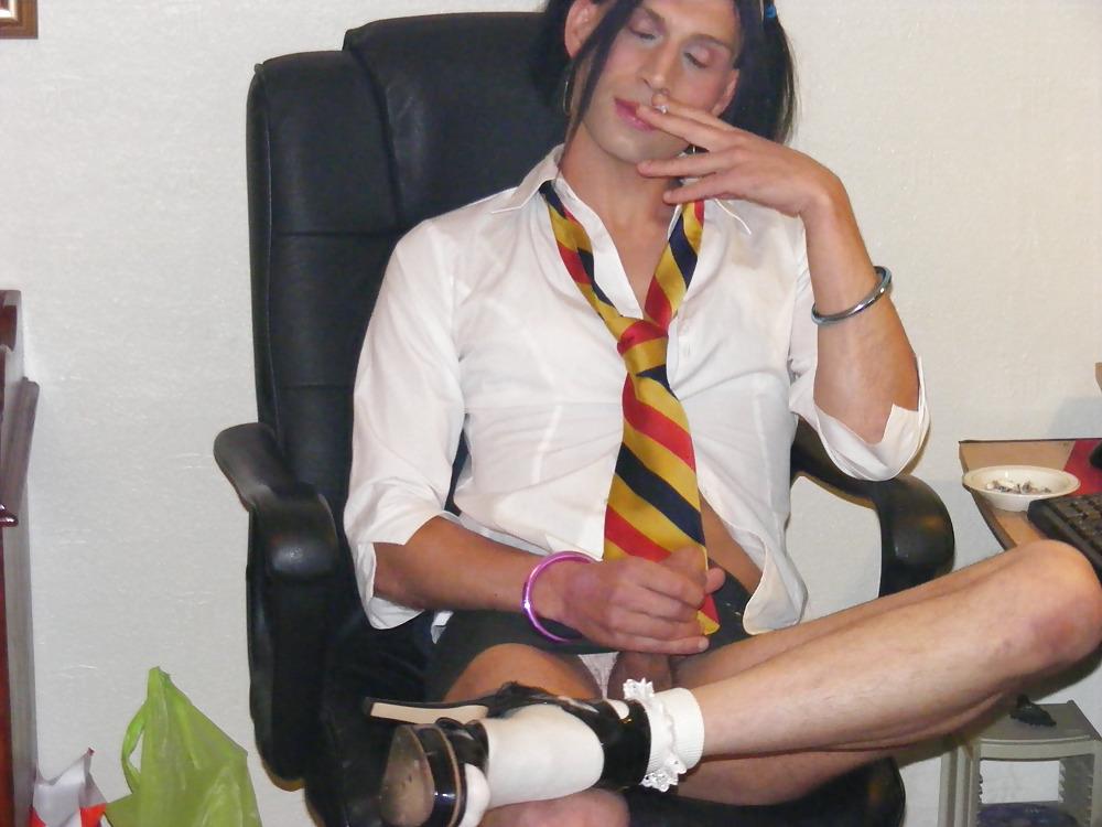 12P Slaggy tranny schoolgirl 