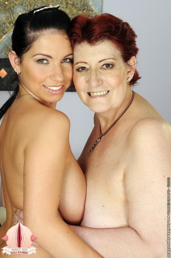 19P Old bitches and young chicks sometimes  fucking